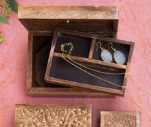 Load image into Gallery viewer, Wooden jewellery box | online jewellery boxes in Canada | online wooden jewellery boxes | jewellery boxes in Winnipeg
